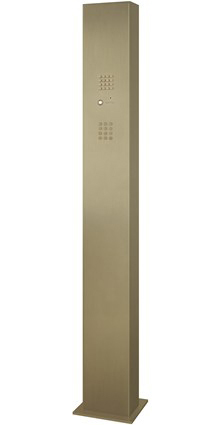 The columns are supplied without an intercom as standard - any visible intercoms in the photo are not included in the price.